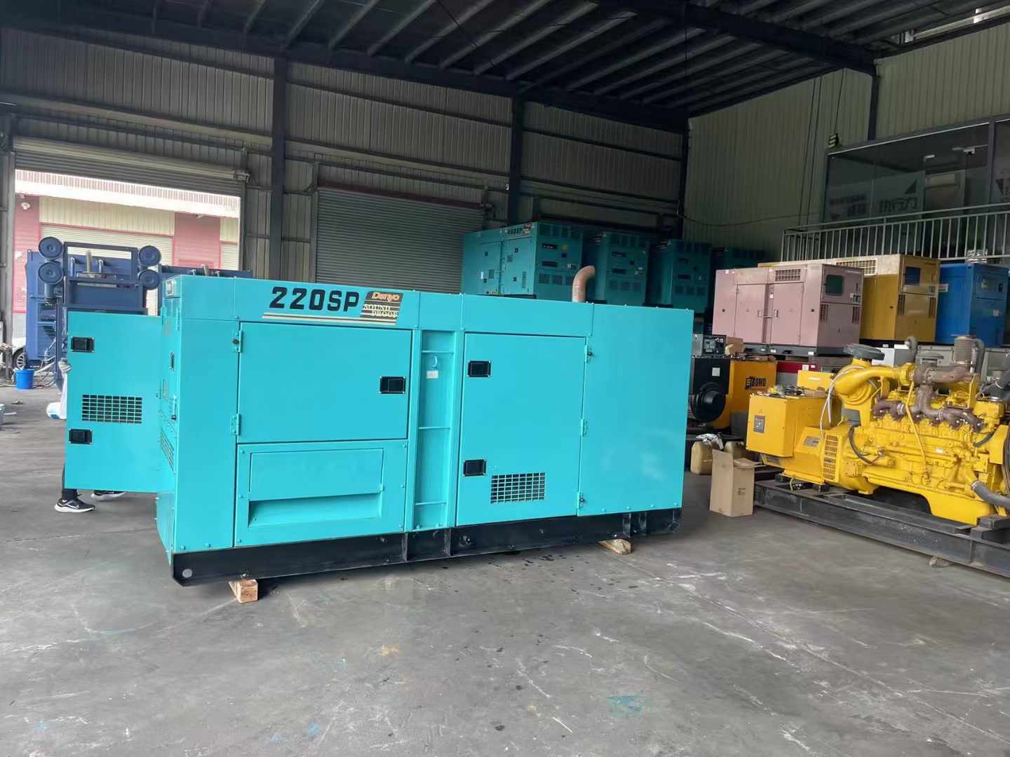 清徐柴油发电机组长期不间断运行时，如何监控其温度和压力？